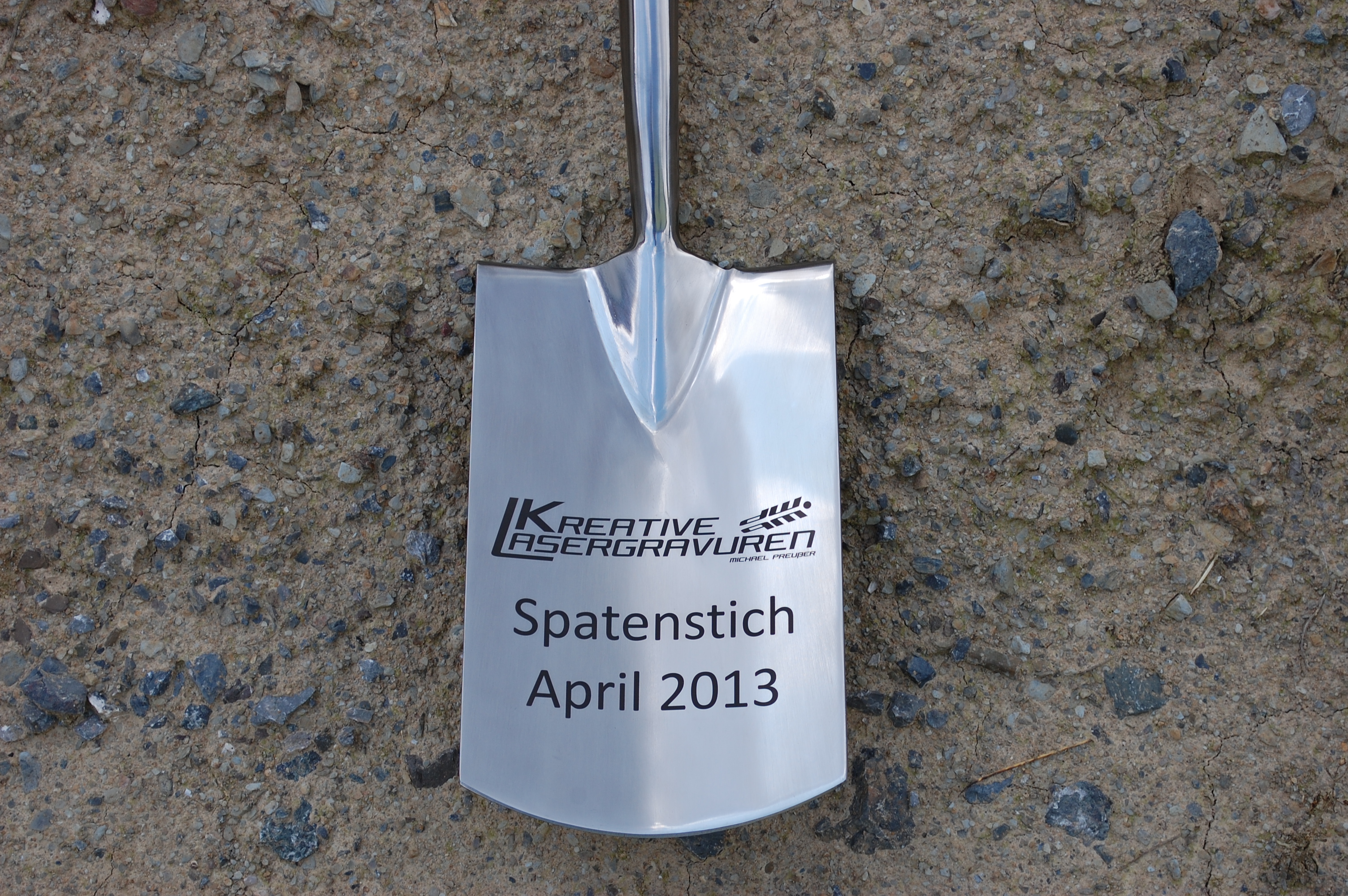 Spaten mit Gravur